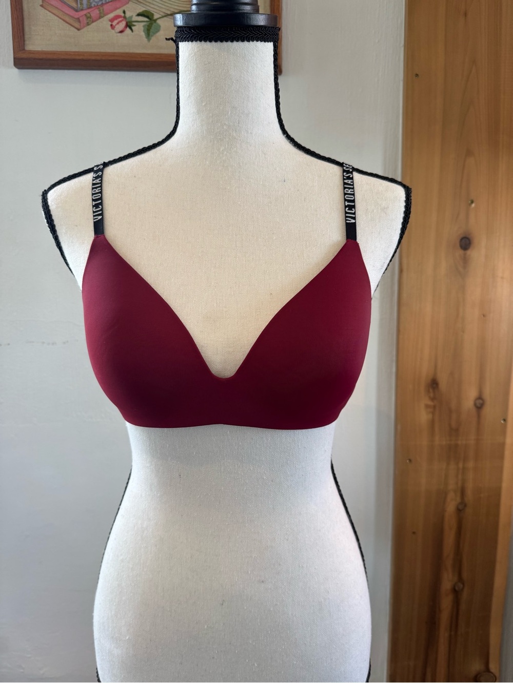 Victoria's Secret Maroon Wireless Plunge Bra